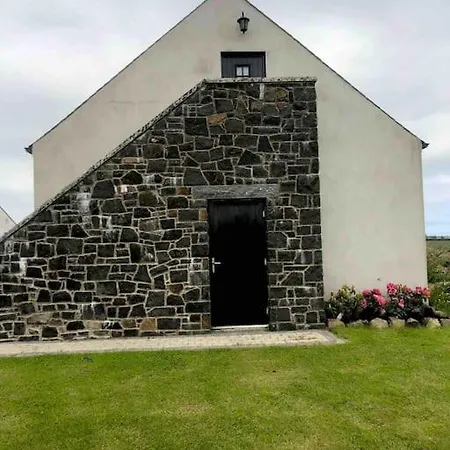Lily'S Loft Bushmills Apartment Exterior photo